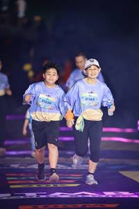 BIB: 
                            <button type="button" onclick="openModal(25219628)" class="btn btn-primary btn-sm float-right btn-popup" data-toggle="modal" data-target=".modal-high-quality">
                        <i class="fas fa-shopping-cart"></i> Add to Cart
                    </button>
                                            <button type="button" onclick="isThisMe(25219628, true)" class="btn btn-success btn-sm float-right btn-popup btn-isme hidden" data-toggle="tooltip" data-placement="bottom" title="นี่คือรูปของคุณใช่ไหม คลิกที่นี่เพื่อเอาเข้าอัลบั้ม">
                        <i class="fas fa-plus"></i> Add to album
                    </button>
                    <button type="button" onclick="isThisMe(25219628, false)" class="btn btn-warning btn-sm float-right btn-popup btn-isnotme hidden">
                        <i class="fas fa-ban"></i> Remove from album
                    </button>